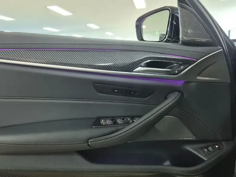 2023 BMW 5 серии с пробегом 44 528 км