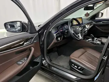 2023 BMW 5 серии с пробегом 30 522 км