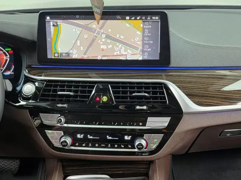 2023 BMW 5 серии с пробегом 30 522 км
