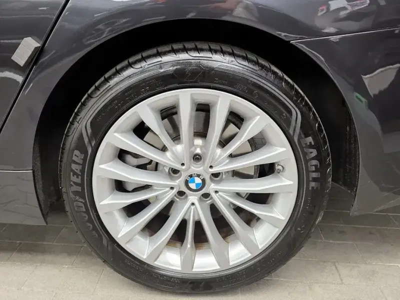 2023 BMW 5 серии с пробегом 30 522 км