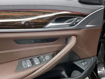 2023 BMW 5 серии с пробегом 30 522 км