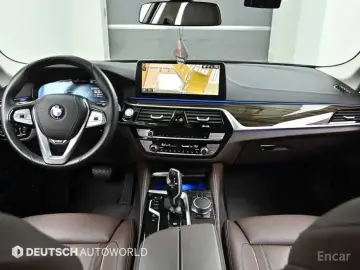 2023 BMW 5 серии с пробегом 30 500 км