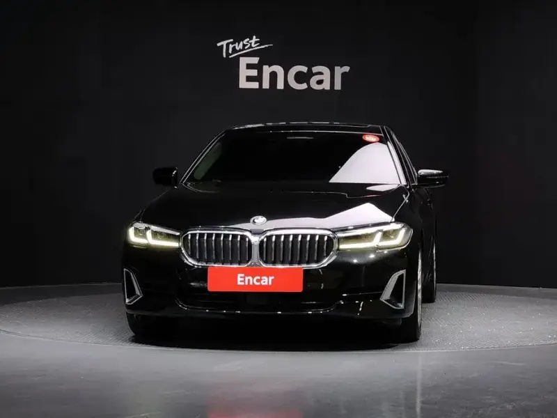 2022 BMW 5 серии с пробегом 52 523 км