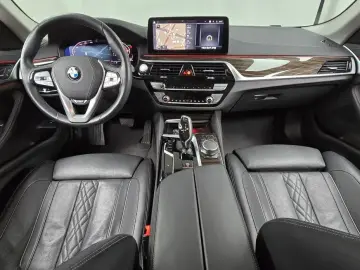 2022 BMW 5 серии с пробегом 52 523 км