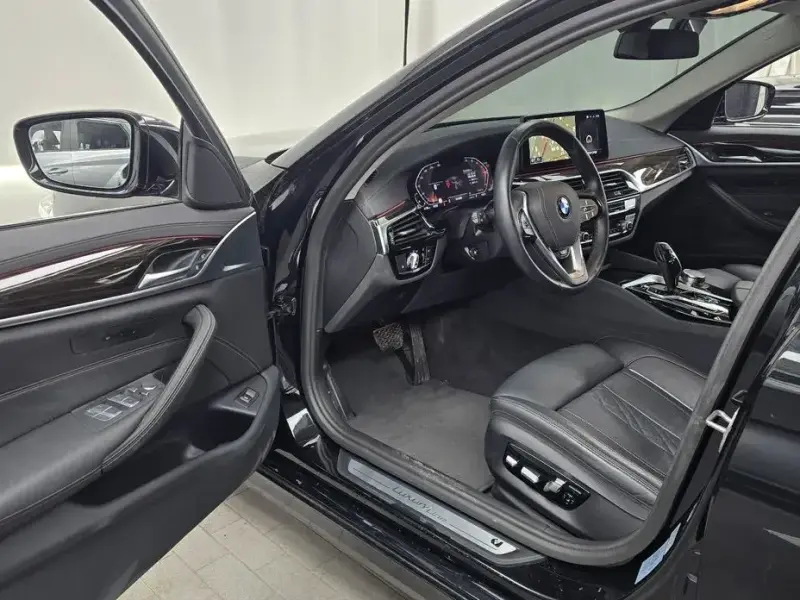 2022 BMW 5 серии с пробегом 52 523 км