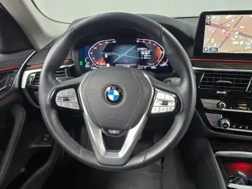 2022 BMW 5 серии с пробегом 52 523 км