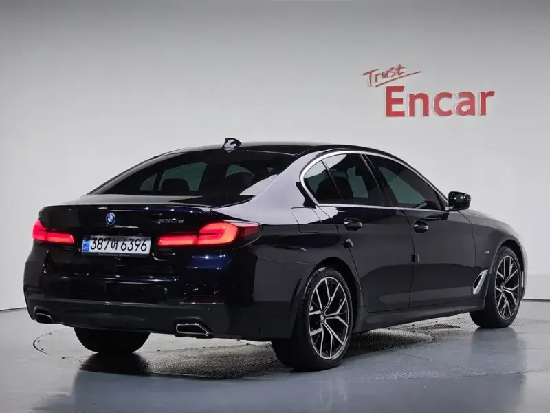 2022 BMW 5 серии с пробегом 45 939 км