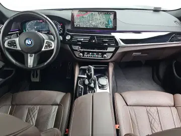 2022 BMW 5 серии с пробегом 45 939 км