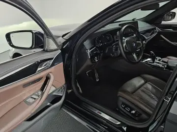 2022 BMW 5 серии с пробегом 45 939 км