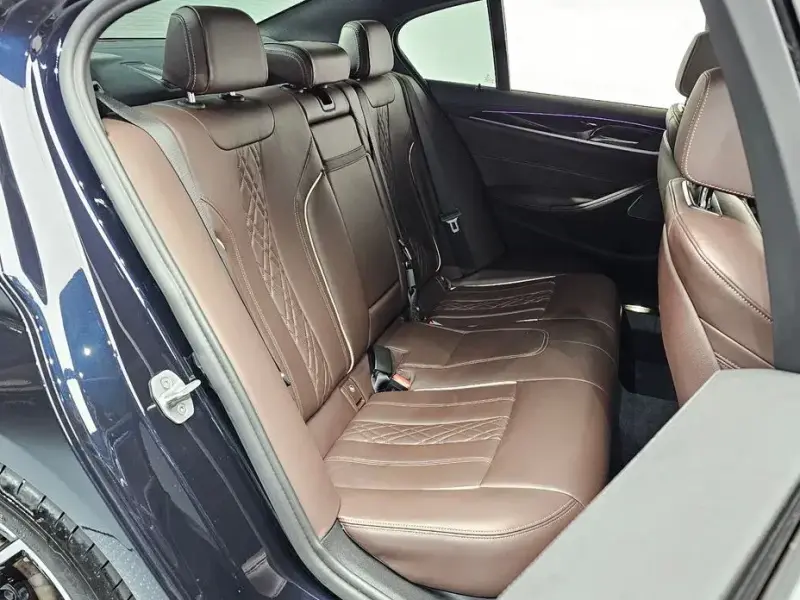 2022 BMW 5 серии с пробегом 45 939 км