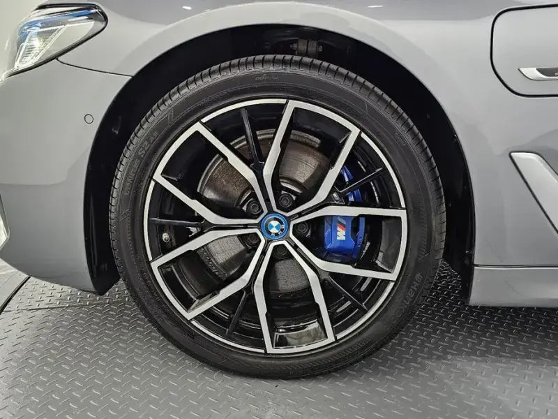 2023 BMW 5 серии с пробегом 53 224 км