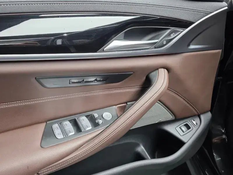2022 BMW 5 серии с пробегом 79 790 км