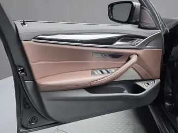 2022 BMW 5 серии с пробегом 79 790 км