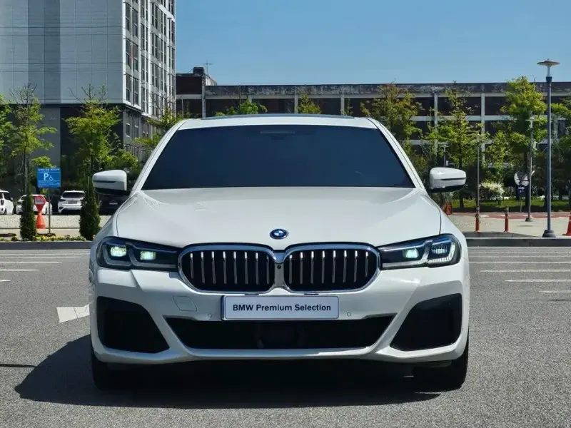 2023 BMW 5 серии с пробегом 59 958 км
