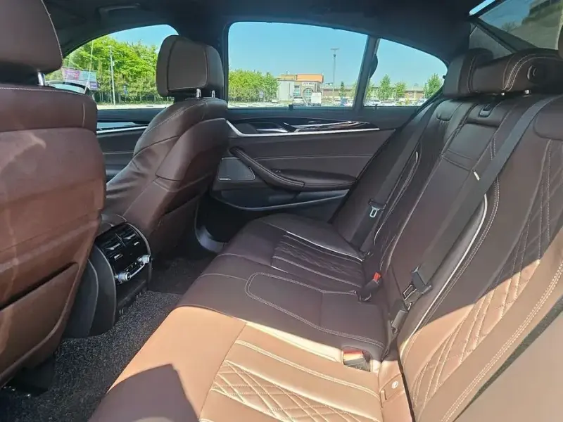2023 BMW 5 серии с пробегом 59 958 км