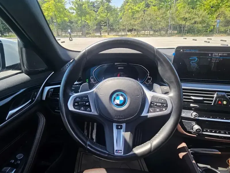 2023 BMW 5 серии с пробегом 59 958 км