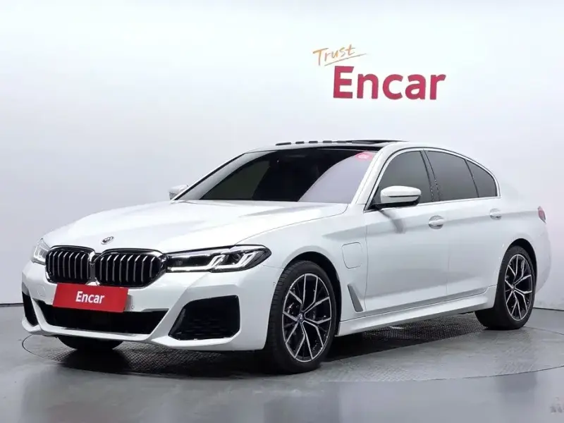 2022 BMW 5 серии с пробегом 30 038 км