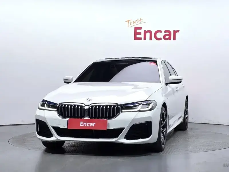 2022 BMW 5 серии с пробегом 30 038 км
