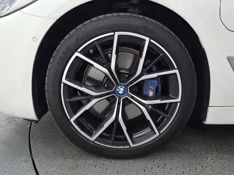 2022 BMW 5 серии с пробегом 30 038 км