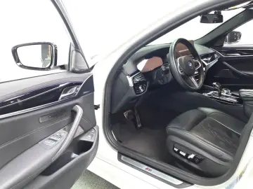 2022 BMW 5 серии с пробегом 30 038 км