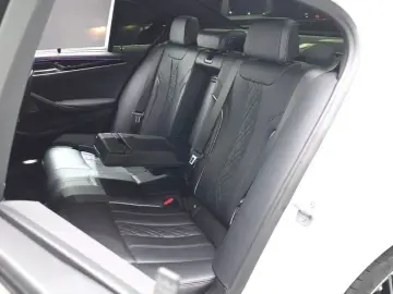 2022 BMW 5 серии с пробегом 30 038 км