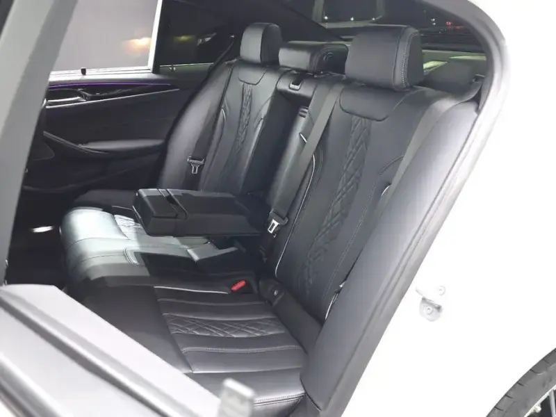 2022 BMW 5 серии с пробегом 30 038 км