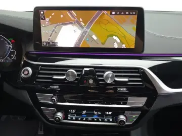 2022 BMW 5 серии с пробегом 30 038 км