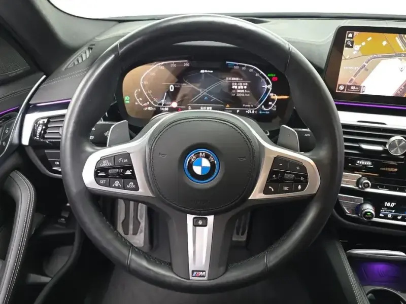 2022 BMW 5 серии с пробегом 30 038 км