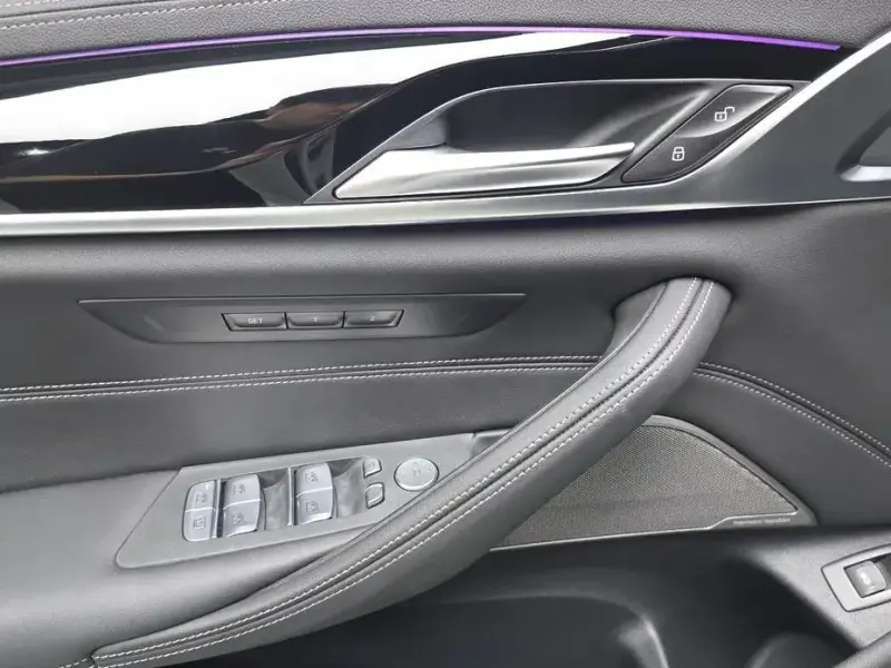 2022 BMW 5 серии с пробегом 30 038 км
