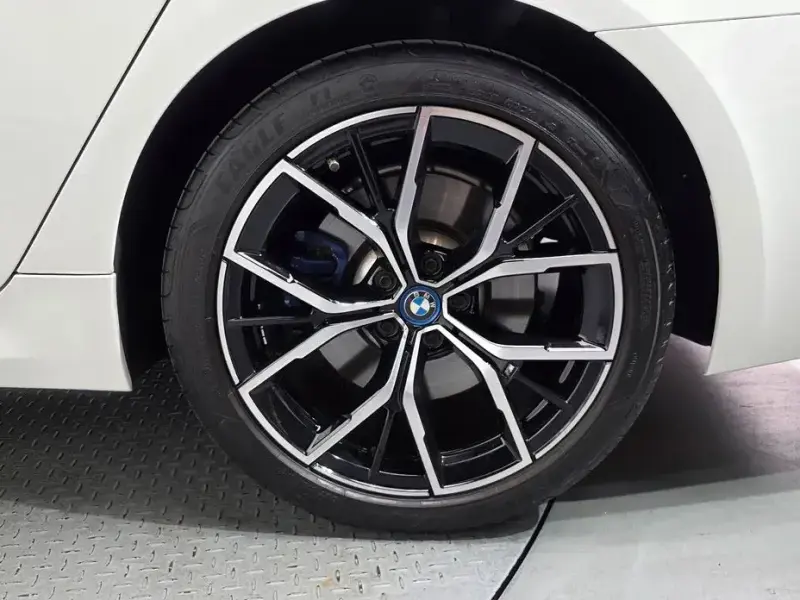 2022 BMW 5 серии с пробегом 30 038 км