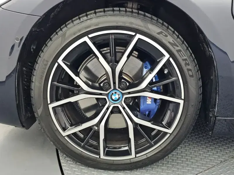 2023 BMW 5 серии с пробегом 44 891 км