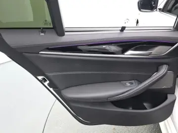 2022 BMW 5 серии с пробегом 30 038 км