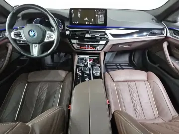 2023 BMW 5 серии с пробегом 44 891 км