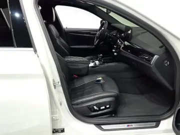 2022 BMW 5 серии с пробегом 30 038 км