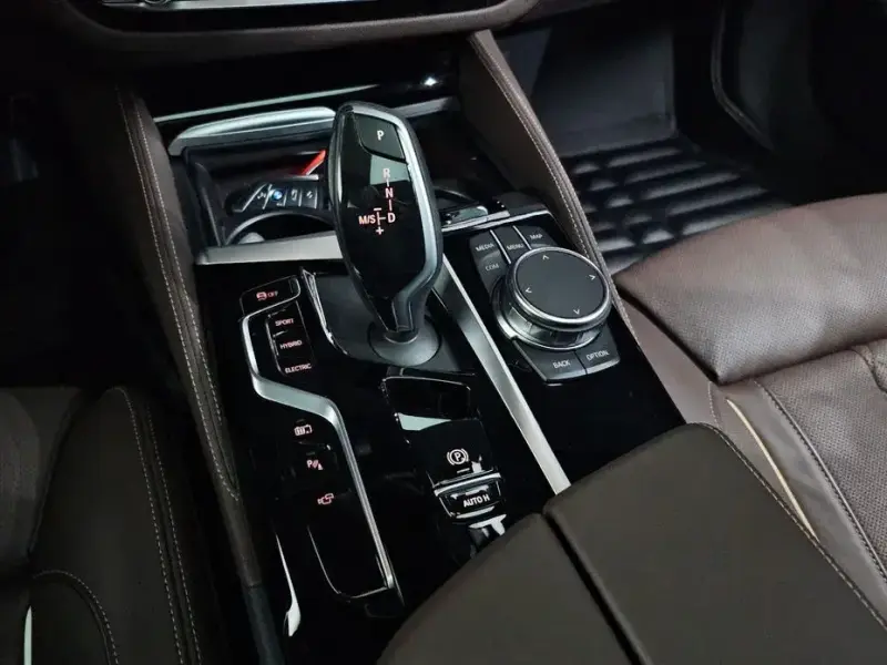 2023 BMW 5 серии с пробегом 44 891 км