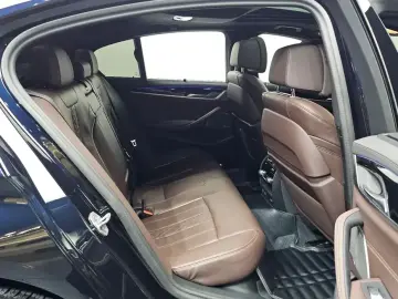 2023 BMW 5 серии с пробегом 44 891 км