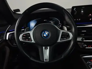 2023 BMW 5 серии с пробегом 44 891 км