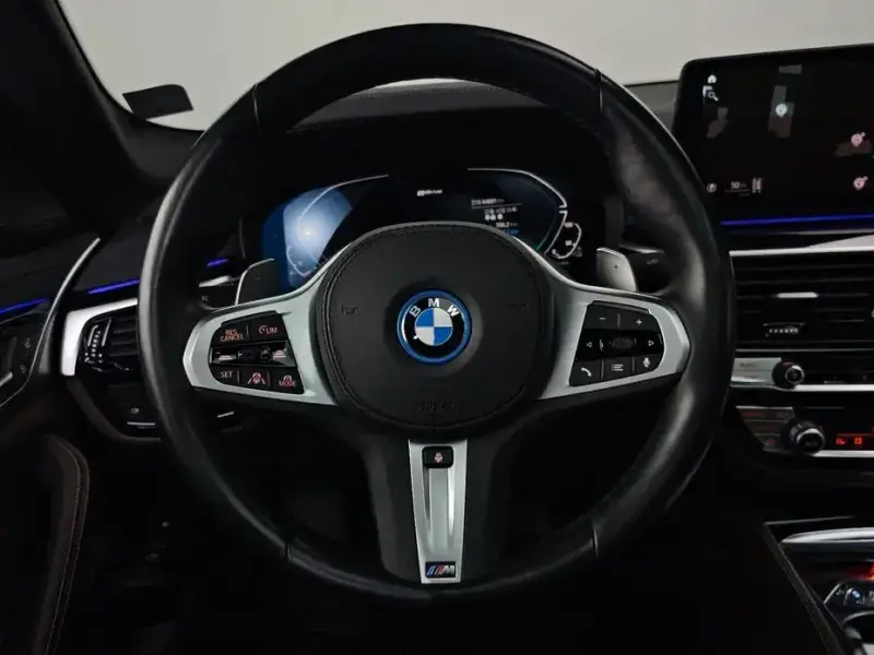 2023 BMW 5 серии с пробегом 44 891 км