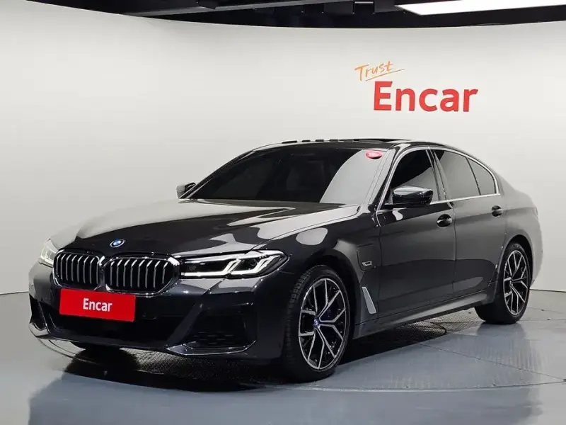 2022 BMW 5 серии с пробегом 24 903 км