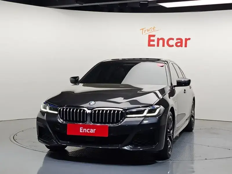 2022 BMW 5 серии с пробегом 24 903 км