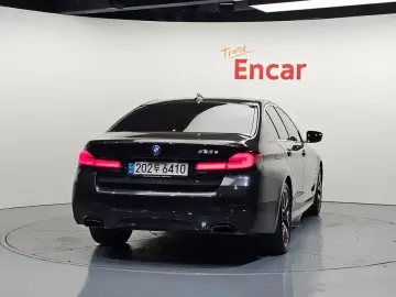 2022 BMW 5 серии с пробегом 24 903 км