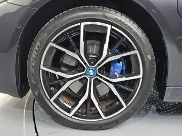 2022 BMW 5 серии с пробегом 24 903 км