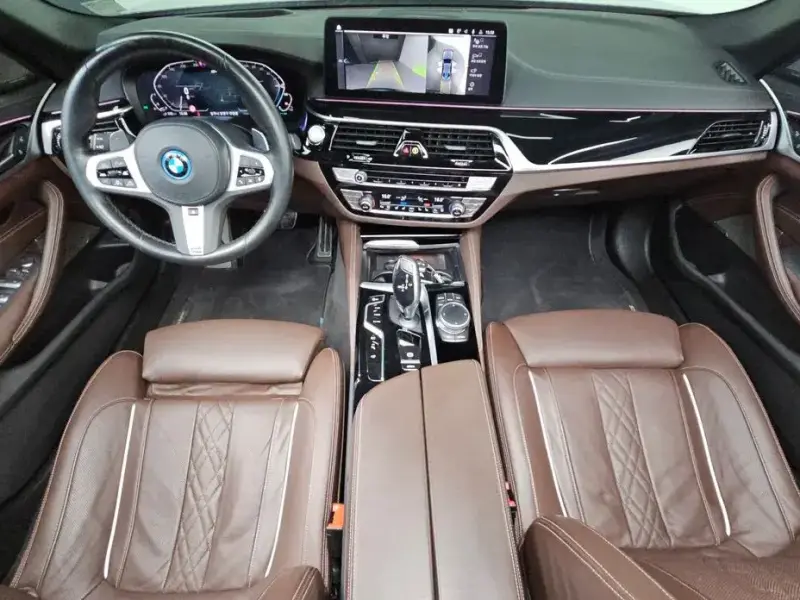 2022 BMW 5 серии с пробегом 24 903 км
