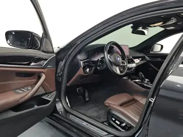 2022 BMW 5 серии с пробегом 24 903 км