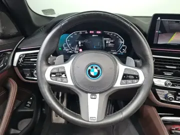 2022 BMW 5 серии с пробегом 24 903 км