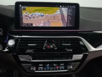 2022 BMW 5 серии с пробегом 24 903 км