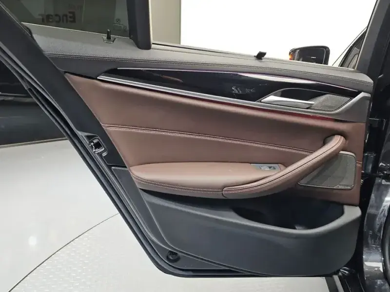 2022 BMW 5 серии с пробегом 24 903 км
