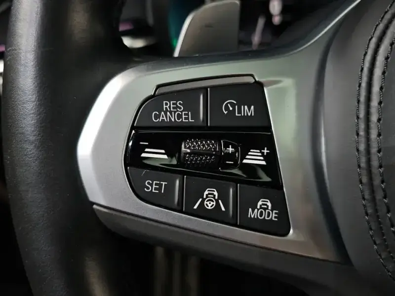 2022 BMW 5 серии с пробегом 24 903 км