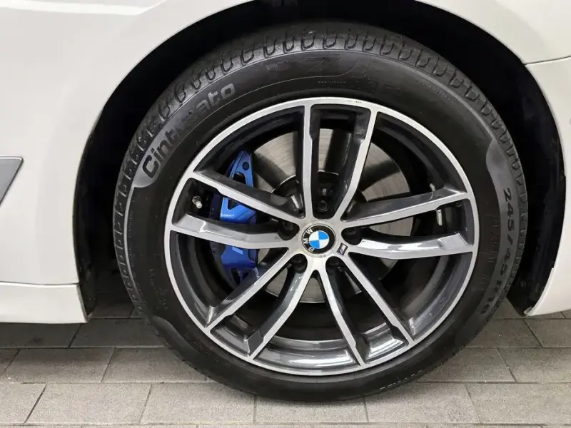 2022 BMW 5 серии с пробегом 65 655 км