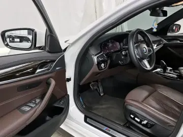 2022 BMW 5 серии с пробегом 65 655 км